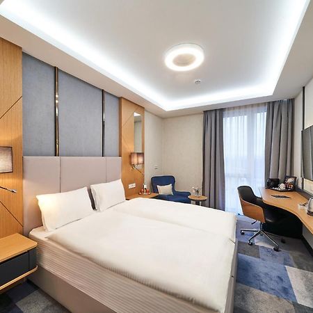 Wens Hotel Майнц Екстериор снимка