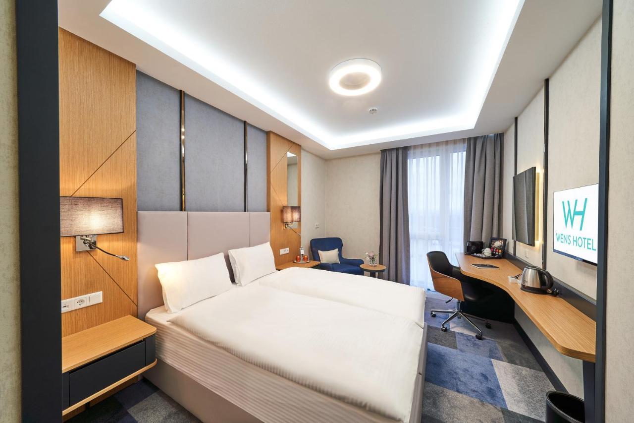 Wens Hotel Майнц Екстериор снимка