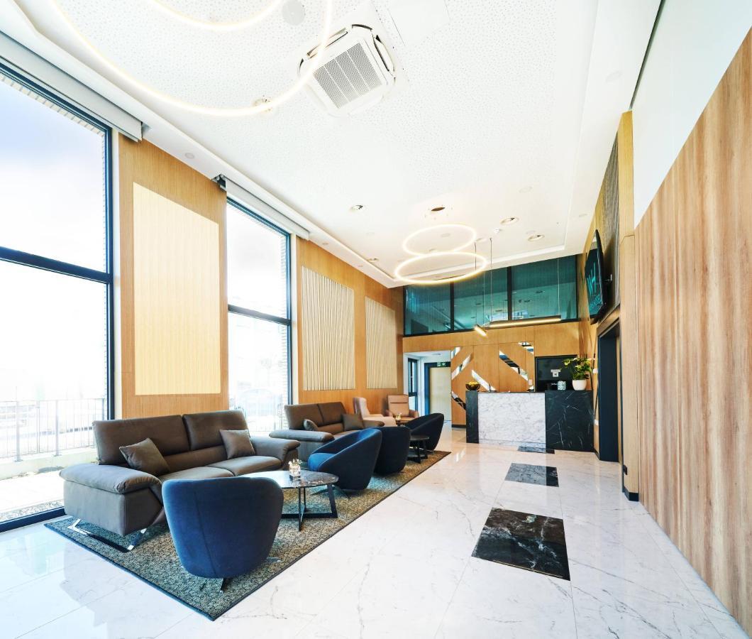 Wens Hotel Майнц Екстериор снимка