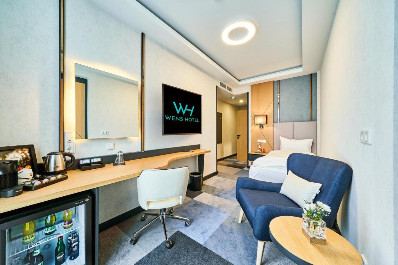 Wens Hotel Майнц Екстериор снимка